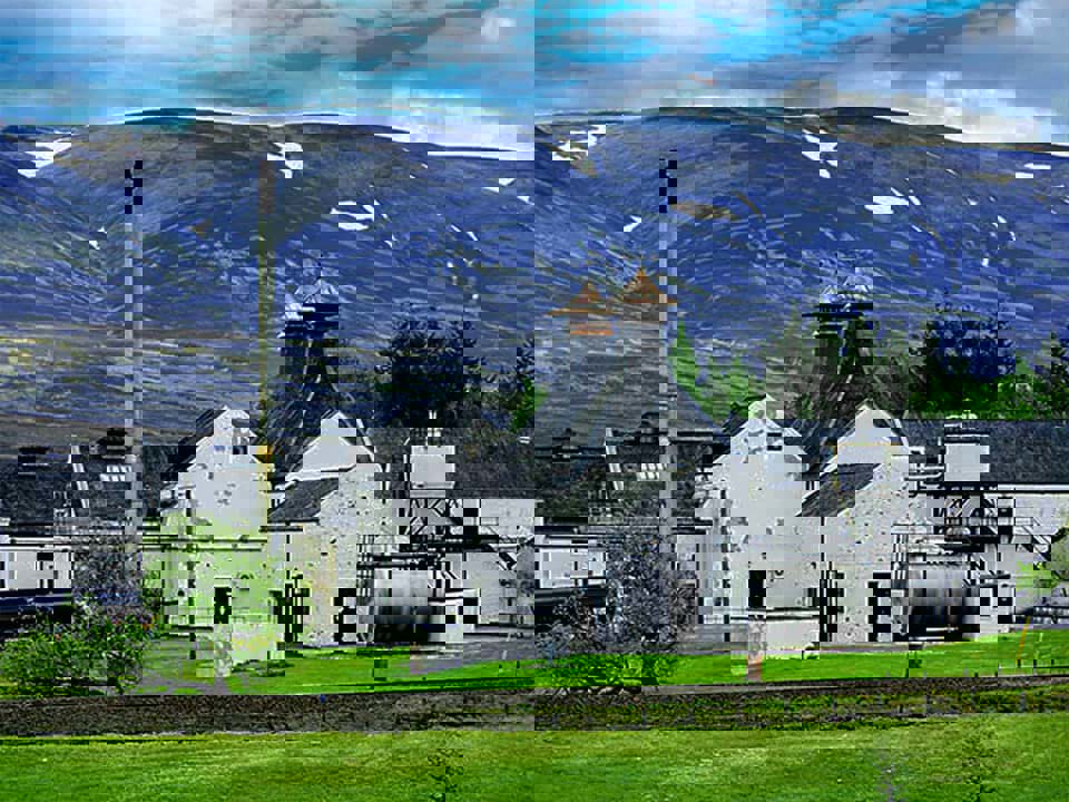 Nhà máy chưng cất Dalwhinnie