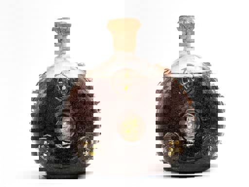 Chai Louis XIII 1865 có thiết kế độc nhất vô nhị