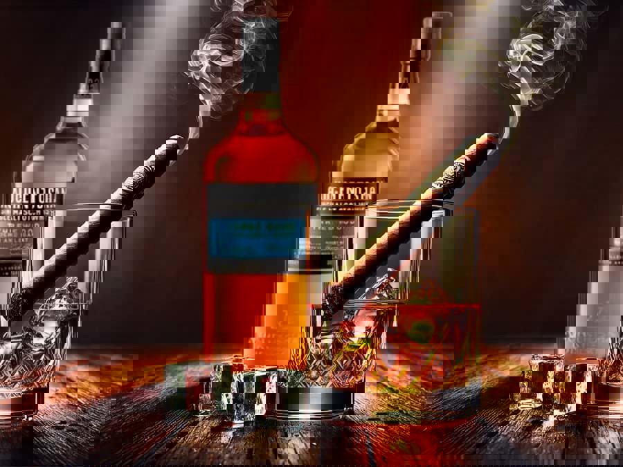 4 loại rượu Scotch whisky ngon kết hợp với xì gà 4 loại rượu Scotch whisky ngon kết hợp với xì gà