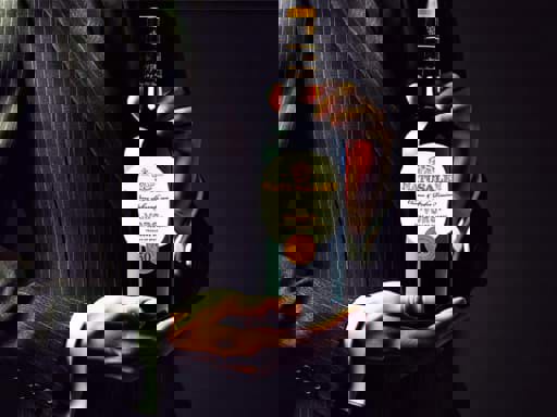 "VOS" và "VORS" có ý nghĩa là gì trên nhãn chai rượu Sherry? 