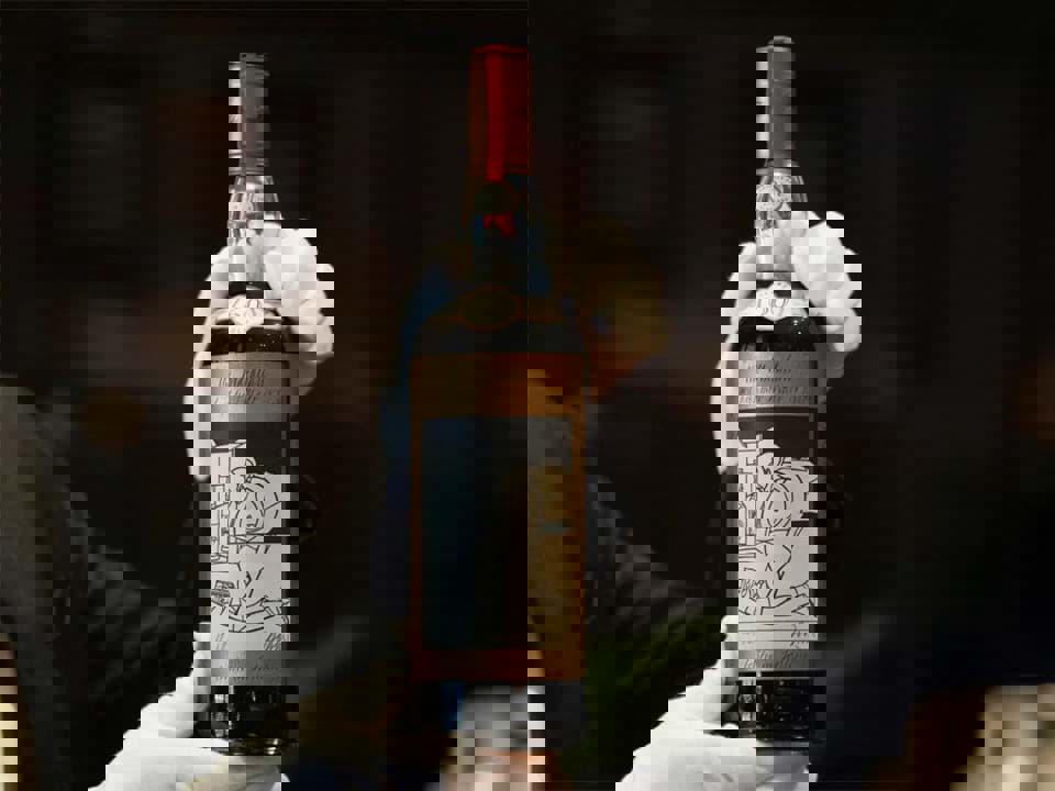 9 chai rượu đắt nhất thế giới 2025