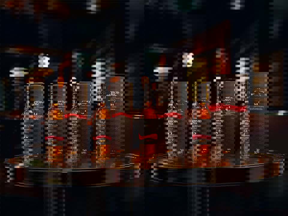 Thiết kế mới cho bộ sưu tập Bowmore Sherry Oak Collection 