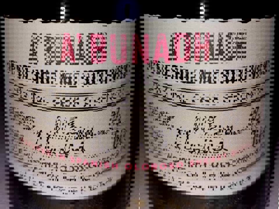 Batch number trên nhãn chai rượu whisky là gì? 