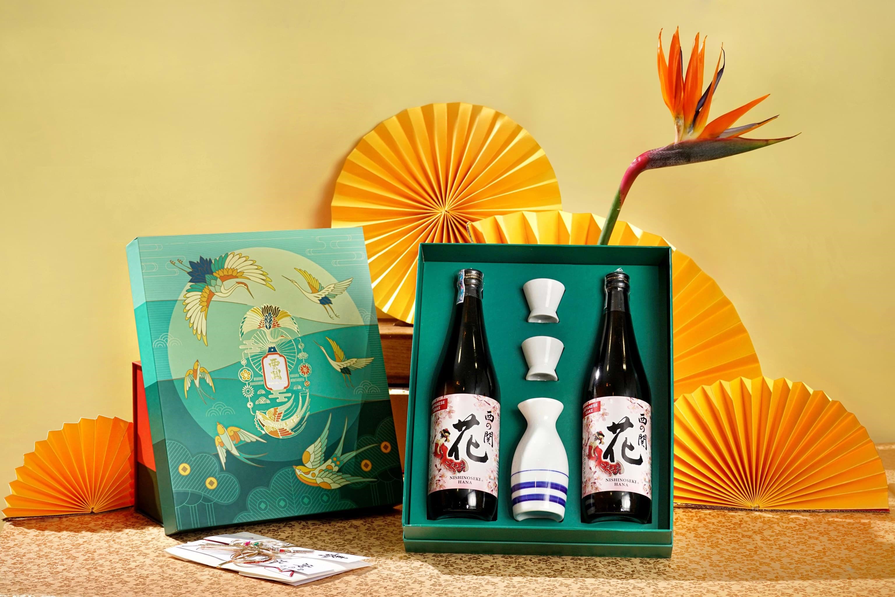 Hop qua Hac Xanh ruou Sake Nishinoseki Hana 720ml