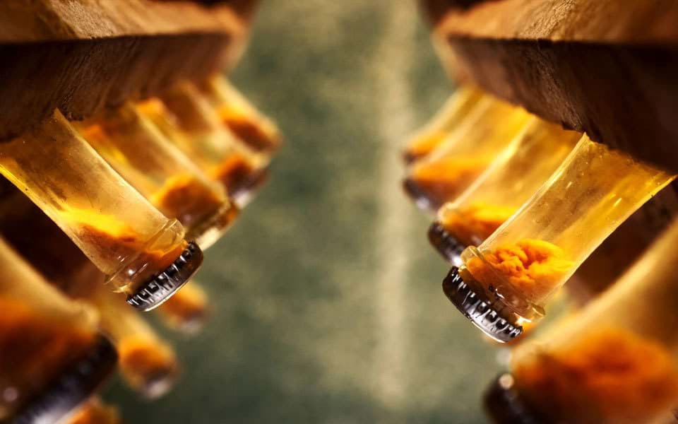 Ủ trên lees/cặn men – Bí quyết góp phần tạo nên chiều sâu và kết cấu rượu vang Ủ trên lees/cặn men – Bí quyết góp phần tạo nên chiều sâu và kết cấu rượu vang