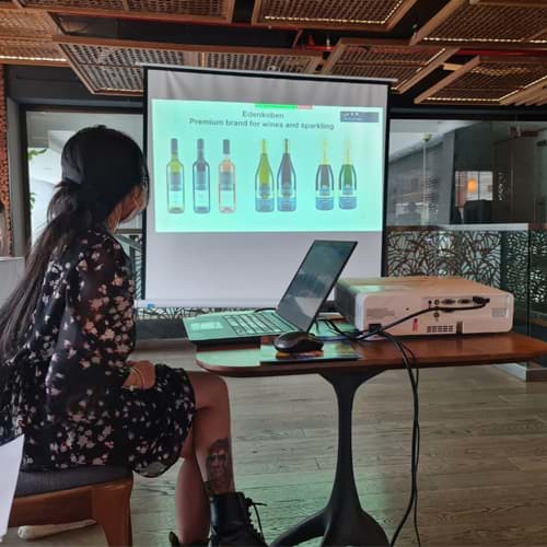 tasting vang Duc tasting vang Duc